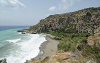Le village d’Assomatos en Crète. La plage de Preveli. Cliquer pour agrandir l'image dans Adobe Stock (nouvel onglet).