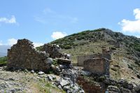 Le village d’Avdou en Crète. Les moulins du Col des Vignes au plateau du Lassithi. Cliquer pour agrandir l'image dans Adobe Stock (nouvel onglet).