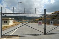 Le village d'Avdou en Crète. Le lac de barrage de la rivière Aposelemis dans la vallée d'Avdou. Cliquer pour agrandir l'image dans Adobe Stock (nouvel onglet).