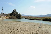 Le village d'Avdou en Crète. L'estuaire de la rivière Aposelemis à Analipsi. Cliquer pour agrandir l'image dans Adobe Stock (nouvel onglet).