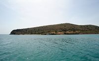 Le village d’Élounda en Crète. La pointe nord de la presqu'île de Spinalonga. Cliquer pour agrandir l'image dans Adobe Stock (nouvel onglet).