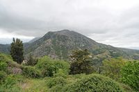 Le village d’Épiskopi en Crète. Le mont Kato Agori près d'Argyroupoli. Cliquer pour agrandir l'image dans Adobe Stock (nouvel onglet).