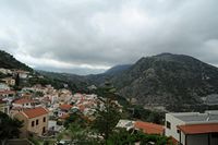 Le village d’Épiskopi en Crète. Le mont Kato Agori et la vallée de la Mousela à Argyroupoli. Cliquer pour agrandir l'image dans Adobe Stock (nouvel onglet).