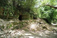 Le village d’Épiskopi en Crète. Tombe de la nécropole de Lappa à Argyroupoli. Cliquer pour agrandir l'image dans Adobe Stock (nouvel onglet).