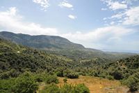 Le village de Fourfouras en Crète. La route de Fourfouras à Kouroutès. Cliquer pour agrandir l'image dans Adobe Stock (nouvel onglet).