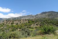 Le village de Fourfouras en Crète. Les falaises de Fourfouras. Cliquer pour agrandir l'image dans Adobe Stock (nouvel onglet).