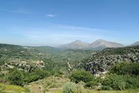 Le village de Garazo en Crète. Le mont Kouloukonas vu depuis Axos. Cliquer pour agrandir l'image dans Adobe Stock (nouvel onglet).