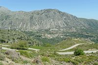 La ville de Vryssès en Crète. Le village d'Asi Gonia vu depuis la montagne Kryoneritis. Cliquer pour agrandir l'image dans Adobe Stock (nouvel onglet).