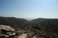Le village de Koutsouras en Crète. La côte de Makry Gialos vue depuis la montagne. Cliquer pour agrandir l'image dans Adobe Stock (nouvel onglet).