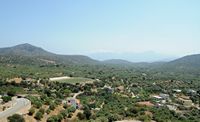 Le village de Kritsa en Crète. Les vergers de Kritsa. Cliquer pour agrandir l'image dans Adobe Stock (nouvel onglet).
