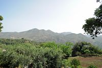Le village de Néapolis en Crète. Vue depuis le monastère de Krémasta. Cliquer pour agrandir l'image dans Adobe Stock (nouvel onglet).