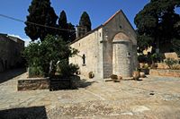 Le village de Néapolis en Crète. L'église Sainte-Trinité du monastère d'Aréti. Cliquer pour agrandir l'image dans Adobe Stock (nouvel onglet).