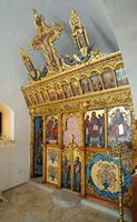 Le village de Patsianos en Crète. L'iconostase de l'église Saint-Charalampe à Frangokastello. Cliquer pour agrandir l'image dans Adobe Stock (nouvel onglet).