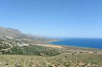 Le village de Patsianos en Crète. La côte et les plages à l'est de Frangokastello. Cliquer pour agrandir l'image dans Adobe Stock (nouvel onglet).