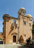 Le monastère d'Agia Triada en Crète. Narthex, façade orientale et chapelle latérale Saint-Jean de l'église. Cliquer pour agrandir l'image dans Adobe Stock (nouvel onglet).