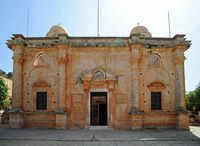 Le monastère d'Agia Triada en Crète. La façade sud-ouest de l'église. Cliquer pour agrandir l'image dans Adobe Stock (nouvel onglet).