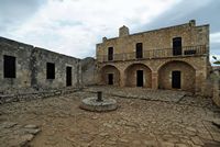 La cité antique d'Aptera en Crète. Le monastère Saint-Jean le Théologien d'Aptéra. Cliquer pour agrandir l'image dans Adobe Stock (nouvel onglet).