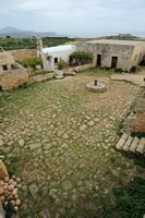 La cité antique d'Aptera en Crète. Le monastère Saint-Jean le Théologien d'Aptéra. Cliquer pour agrandir l'image dans Adobe Stock (nouvel onglet).