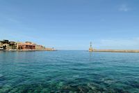 Le port et les fortifications de La Canée en Crète. Le port vénitien et le phare. Cliquer pour agrandir l'image dans Adobe Stock (nouvel onglet).