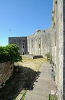 La nouvelle forteresse de la ville de Corfou. Les baraquements anglais. Cliquer pour agrandir l'image dans Adobe Stock (nouvel onglet).