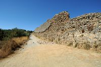 La ville d'Évangélismos en Crète. L'aqueduc de Lyttos à Tichos endommagé par le séisme du 27 septembre 2021. Cliquer pour agrandir l'image dans Adobe Stock (nouvel onglet).