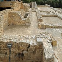 Le palais de Cnossos à Héraklion en Crète. Accès aux appartements royaux. Cliquer pour agrandir l'image dans Adobe Stock (nouvel onglet).
