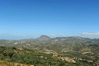 La ville d’Héraklion en Crète. Le mont Rocca vu depuis le sud du canton à Roukani. Cliquer pour agrandir l'image dans Adobe Stock (nouvel onglet).