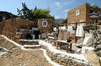 La ville d’Hersonissos en Crète. Buanderie de l'écomusée Lychnostatis. Cliquer pour agrandir l'image dans Adobe Stock (nouvel onglet).