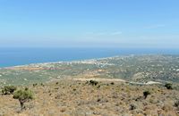 La ville d’Hersonissos en Crète. Viaduc de la route nationale 90 à Chatzana. Cliquer pour agrandir l'image dans Adobe Stock (nouvel onglet).