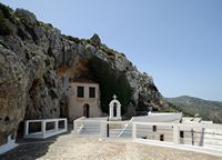 La côte nord de la commune d’Iérapétra en Crète. Le monastère de Moni Fanéroméni. Cliquer pour agrandir l'image dans Adobe Stock (nouvel onglet).