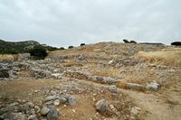 La côte nord de la commune d’Iérapétra en Crète. Entrée nord-est des ruines de Gournia. Cliquer pour agrandir l'image dans Adobe Stock (nouvel onglet).