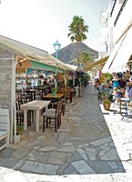 La côte sud de la commune d’Iérapétra en Crète. La promenade de front de mer à Myrtos. Cliquer pour agrandir l'image dans Adobe Stock (nouvel onglet).