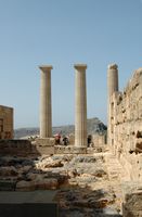 Tempel van Athéna aan Lindos in Rhodos. Klikken om het beeld te vergroten in Adobe Stock (nieuwe tab).