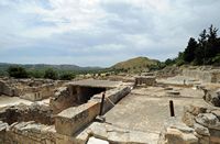 Le palais de Phaistos en Crète. Les grands propylées. Cliquer pour agrandir l'image dans Adobe Stock (nouvel onglet).