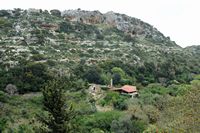 Le canton de Réthymnon en Crète. La taverne des gorges de Myli. Cliquer pour agrandir l'image dans Adobe Stock (nouvel onglet).