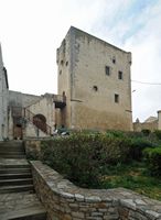 Le canton de Réthymnon en Crète. La tour de l'ouest à Maroulas. Cliquer pour agrandir l'image dans Adobe Stock (nouvel onglet).