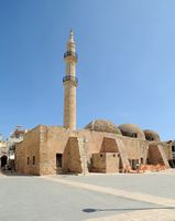 La vieille ville de Réthymnon en Crète. La mosquée Neratze. Cliquer pour agrandir l'image dans Adobe Stock (nouvel onglet).