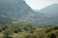 La ville de Spili en Crète. Vue du village de Karines. Cliquer pour agrandir l'image dans Adobe Stock (nouvel onglet).