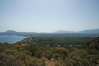 La ville de Vryssès en Crète. La plaine de l'Apokoronas vue depuis Aptera. Cliquer pour agrandir l'image dans Adobe Stock (nouvel onglet).