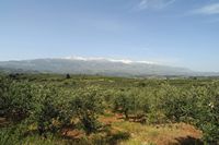 Les Montagnes Blanches en Crète. Les Montagnes Blanches vues depuis l'Apokoronas près de Vryses. Cliquer pour agrandir l'image.
