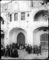 Das Krankenhaus der Ritter in Rhodos gegen 1911. Klicken, um das Bild zu vergrößern.