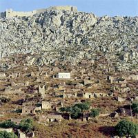 Oude hoofdstad van het eiland Chalki in Rhodos. Klikken om het beeld te vergroten.