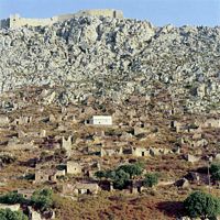 Vecchia capitale dell'isola di Chalki a Rodi. Clicca per ingrandire l'immagine.