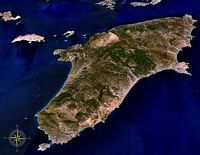 Photo satellitaire de l'île de Rhodes. Cliquer pour agrandir l'image.
