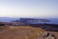 L'îlot de Néa Kaméni à Santorin. L'îlot de Paléa Kaméni. Cliquer pour agrandir l'image.