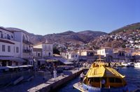 L'île de Spétses en Grèce. Le port. Cliquer pour agrandir l'image.