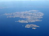 L’île de Symi en mer Égée. Vue aérienne de l'île. Cliquer pour agrandir l'image.