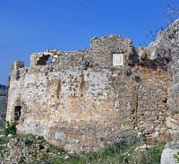 L’île de Symi en mer Égée. Les ruines du château de l'île. Cliquer pour agrandir l'image.