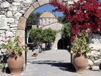 Kirche von Moni Thari in Rhodos. Klicken, um das Bild zu vergrößern.