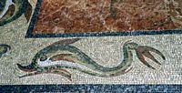 Mosaico dos delfins do palácio dos Grandes Mestres à Rodes. Clicar para ampliar a imagem.